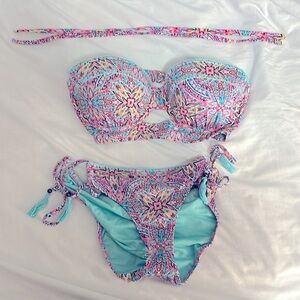 Shade & Shore Bathing Suit. 36C top with Medium Bottoms. Bright neon tribal.